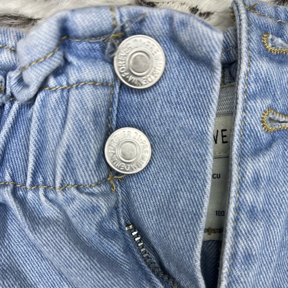 Forever 21 • Bucket Waist Denim Shorts (Size 7) - Picture 2 of 5